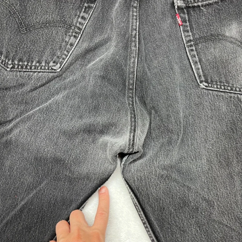 Vintage Levi's Button Fly Shorts Men's Faded‎ Black Denim Pockets Y2K - 37X15.5